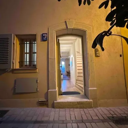 Townhouse In Tropez ! *