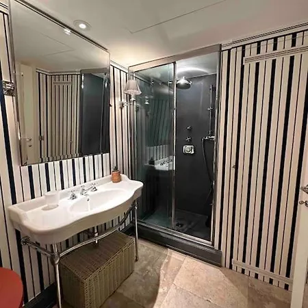 Townhouse In Tropez ! Apartmán