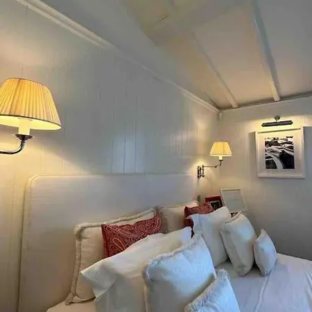 Townhouse In Tropez ! *