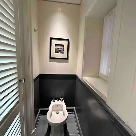 Townhouse In Tropez ! Apartmán *