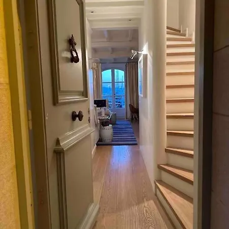Townhouse In Tropez ! *