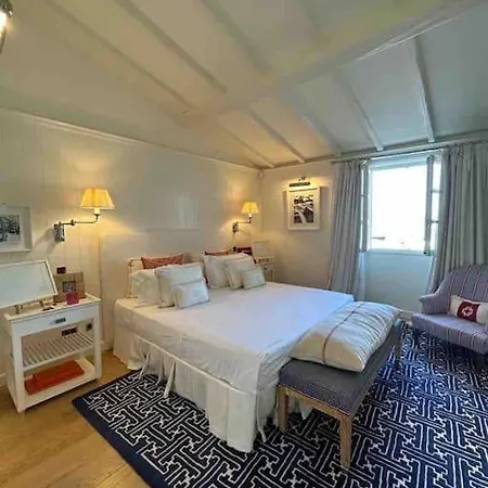 Townhouse In Tropez !