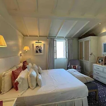 Townhouse In Tropez ! Апартаменти *