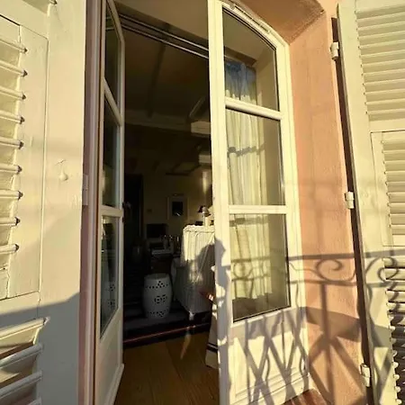 Townhouse In Tropez ! * Сен-Тропе