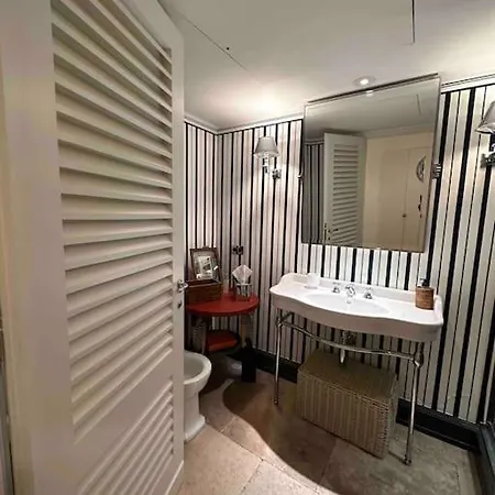 Апартаменти Townhouse In Tropez !