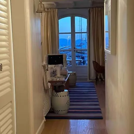Townhouse In Tropez ! Сен-Тропе
